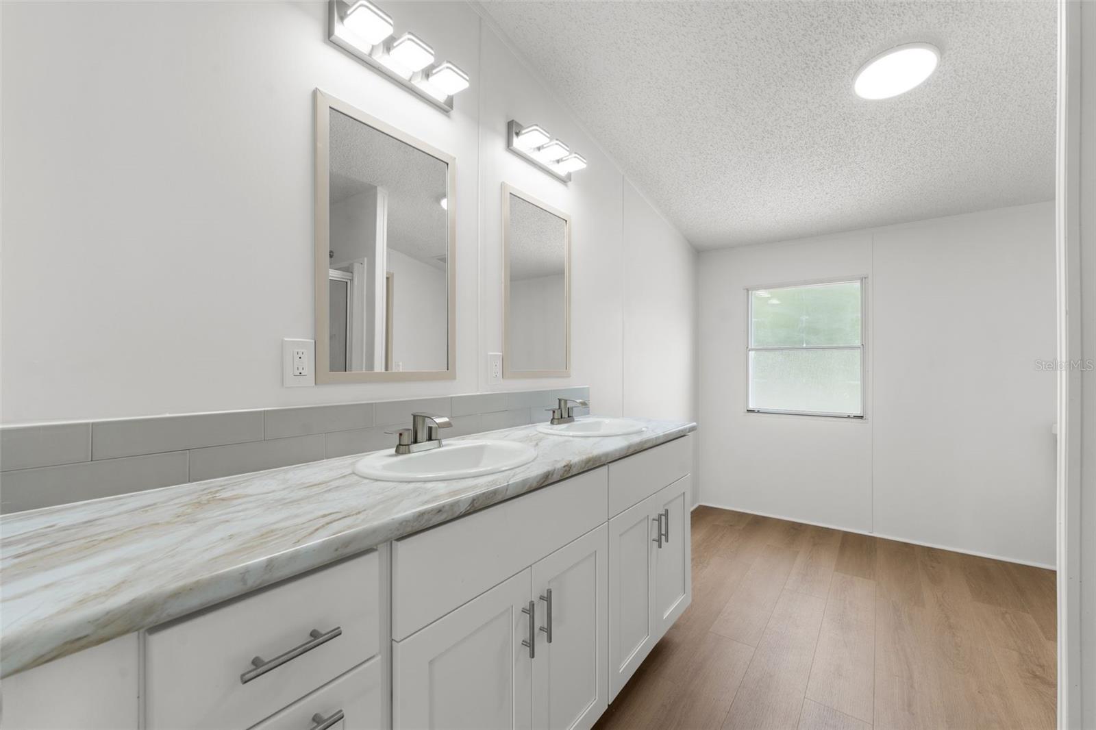 WILLISTON HIGHLANDS - Residential