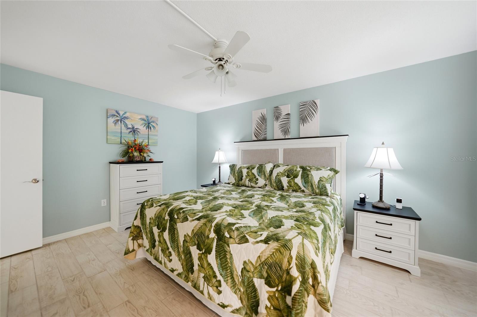 COLONY POINT - Residential