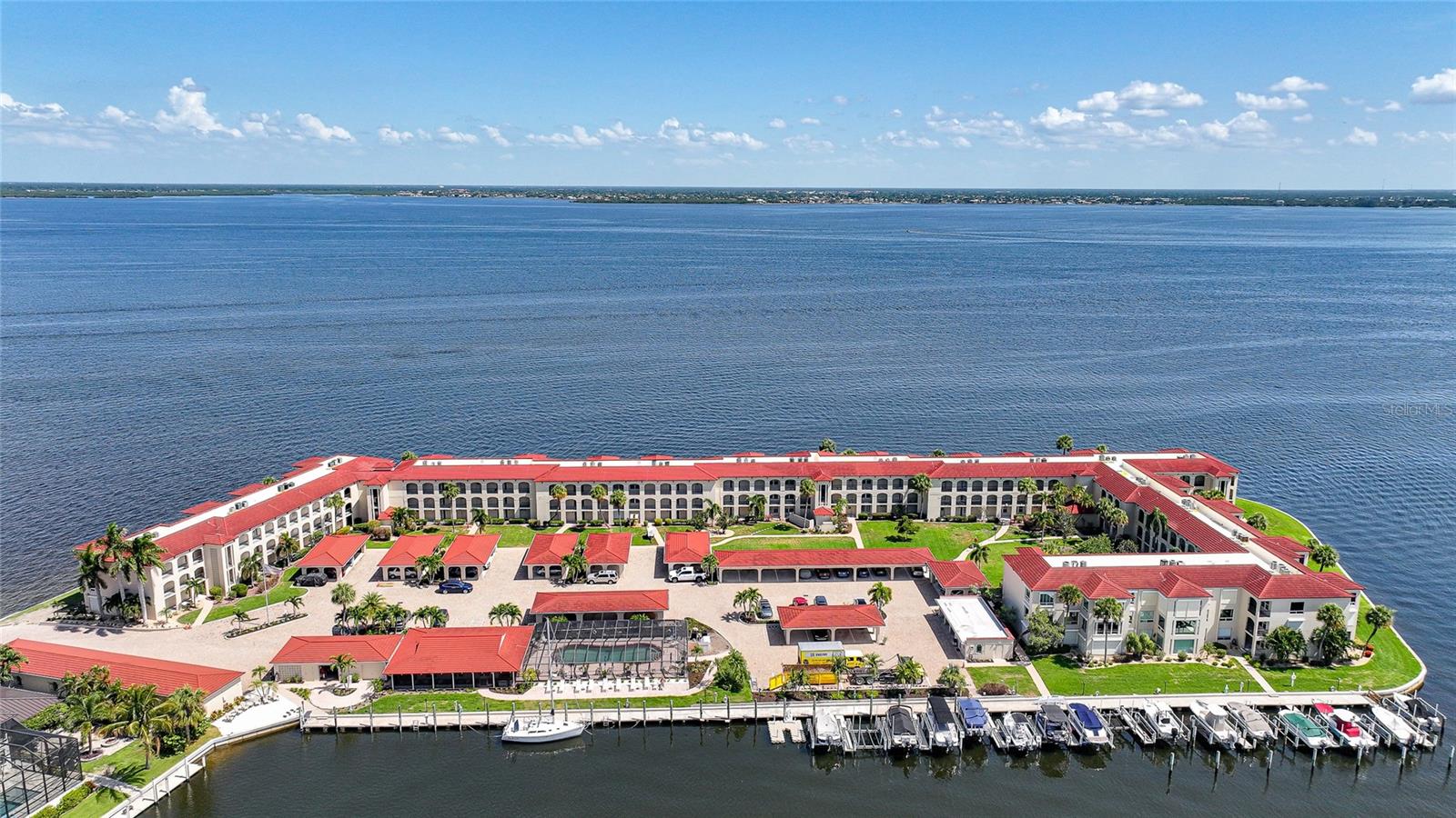 COLONY POINT - Residential