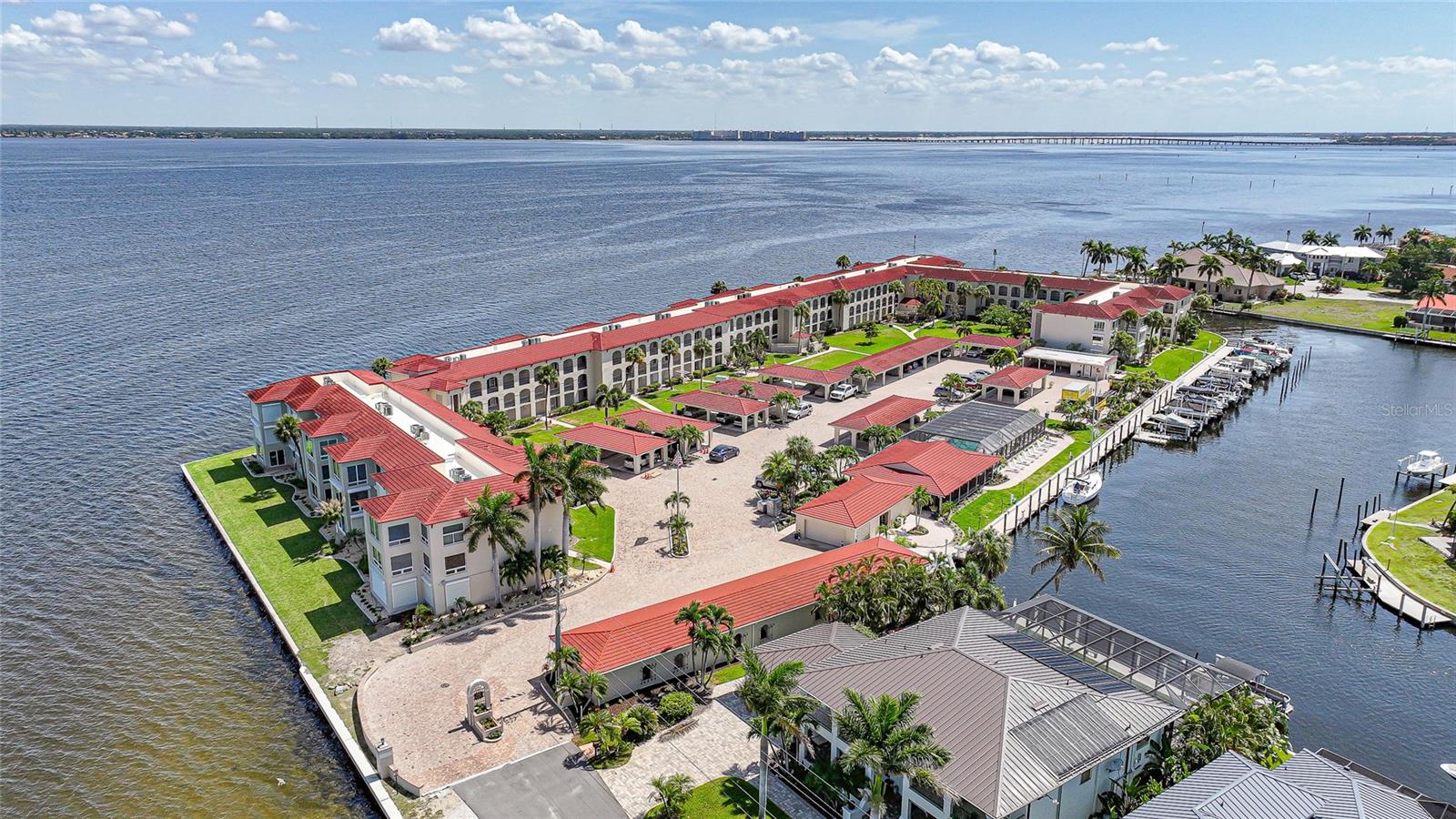 COLONY POINT - Residential