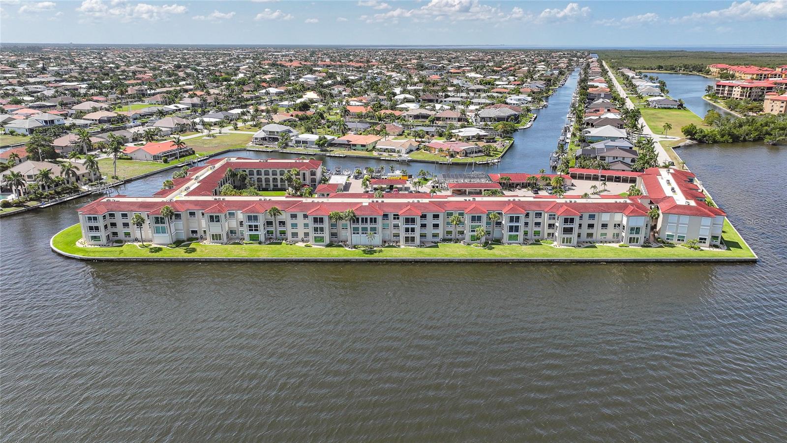 COLONY POINT - Residential
