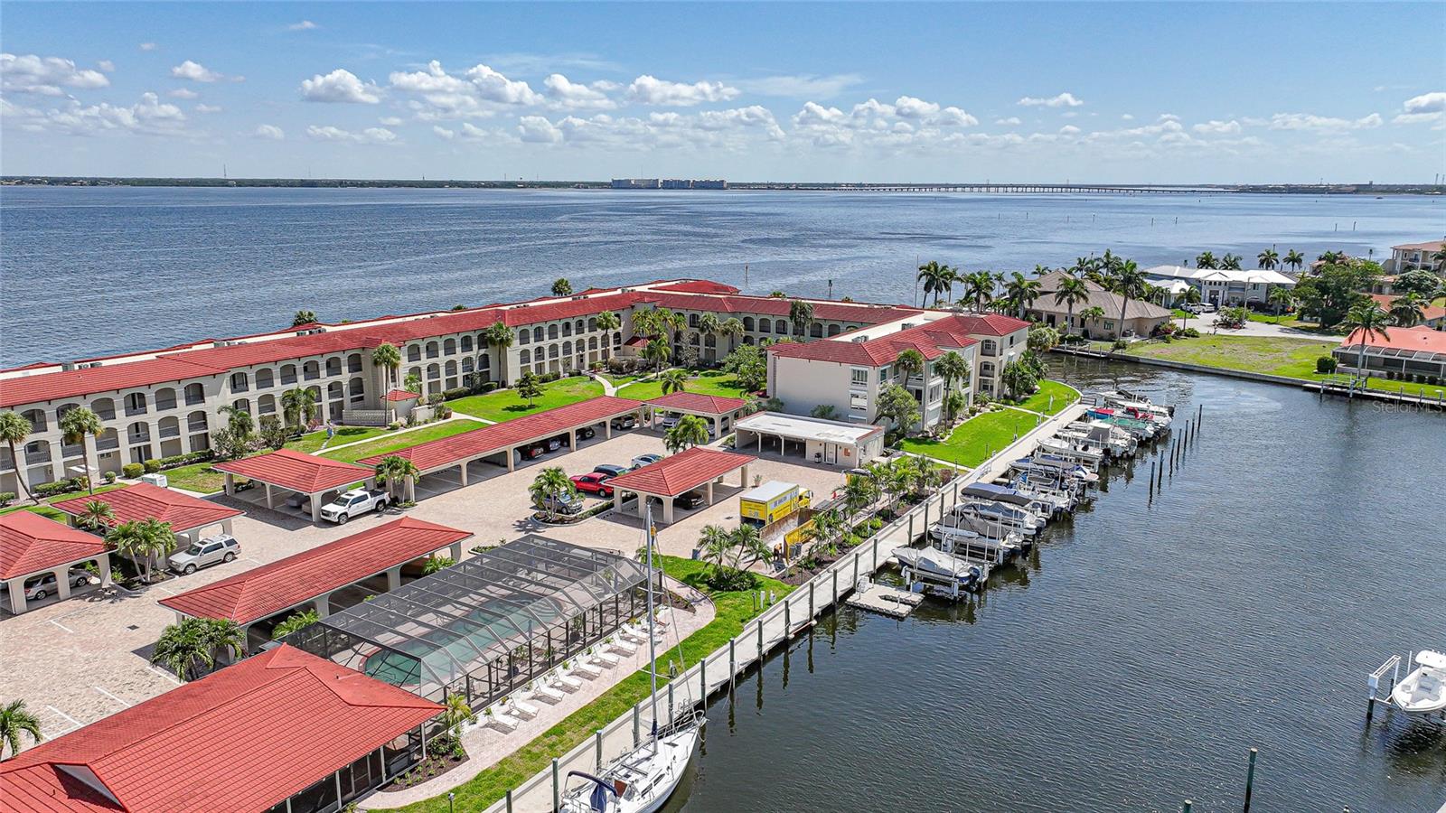 COLONY POINT - Residential