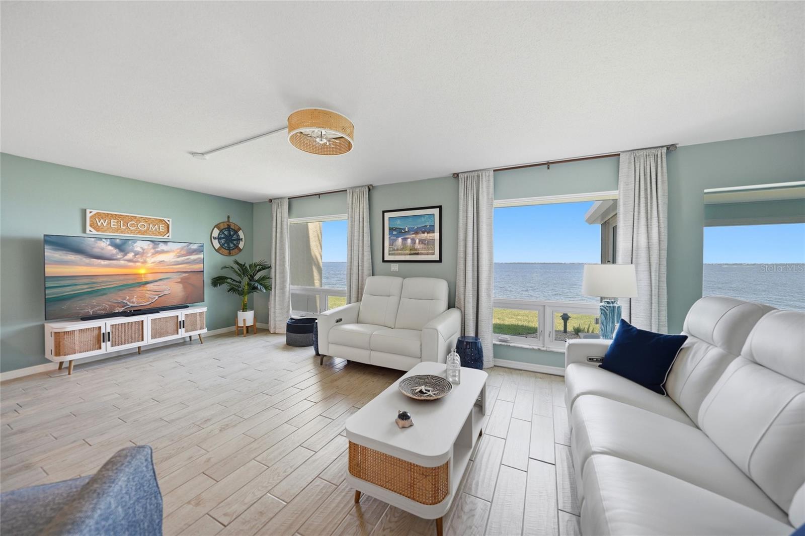 COLONY POINT - Residential