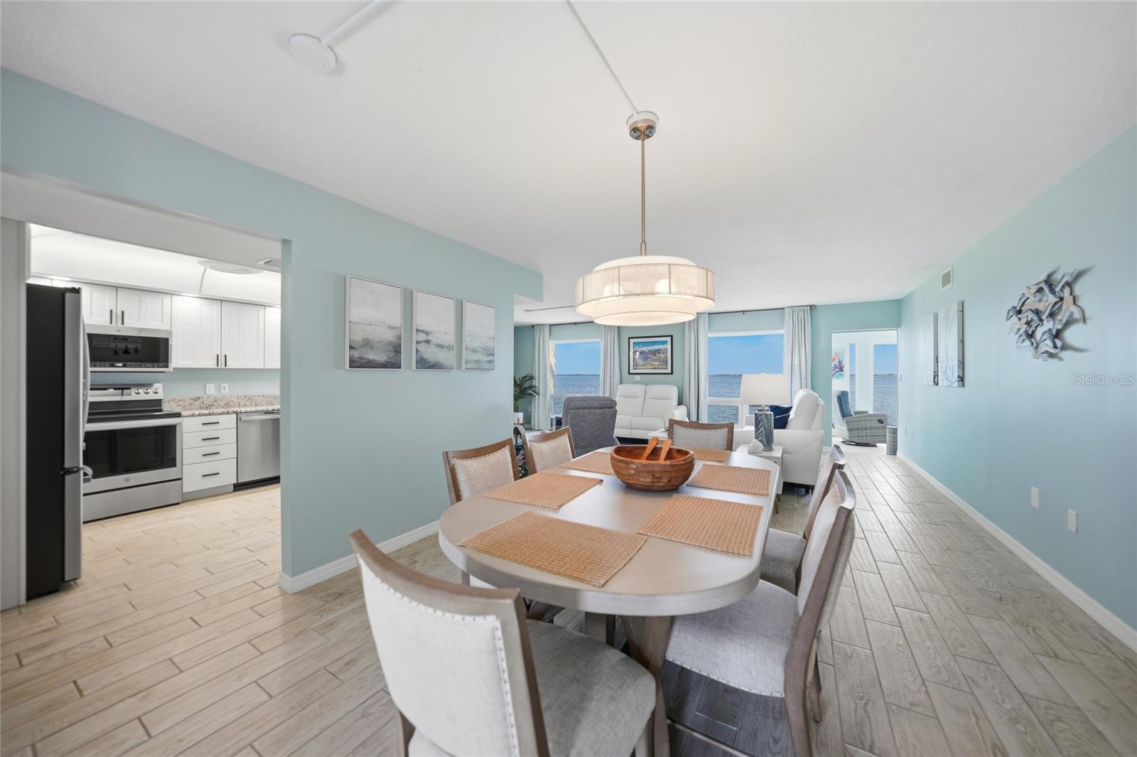 COLONY POINT - Residential