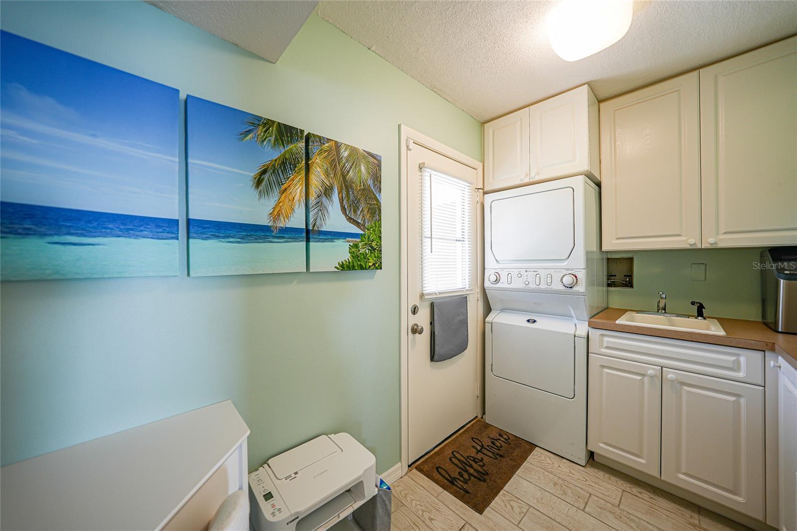 COLONY POINT - Residential