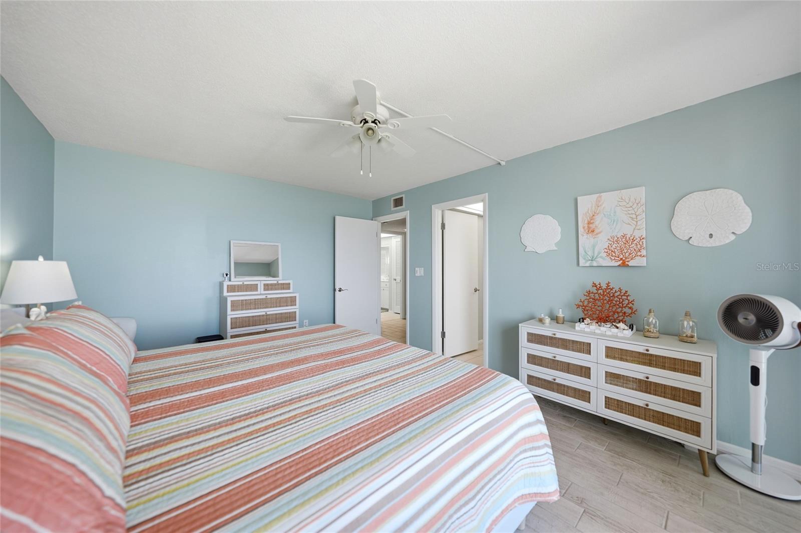 COLONY POINT - Residential