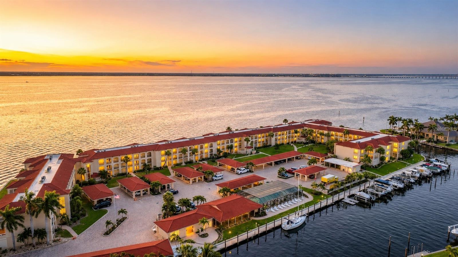 COLONY POINT - Residential