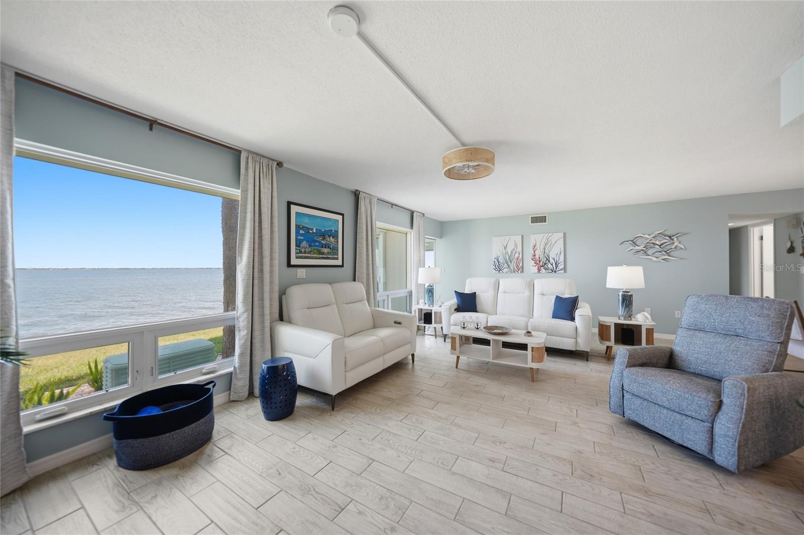 COLONY POINT - Residential