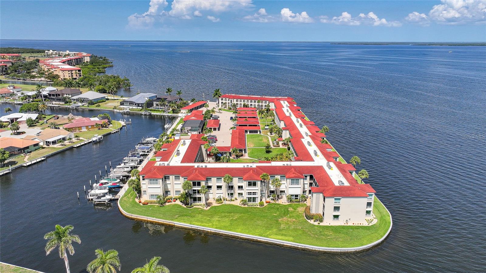 COLONY POINT - Residential