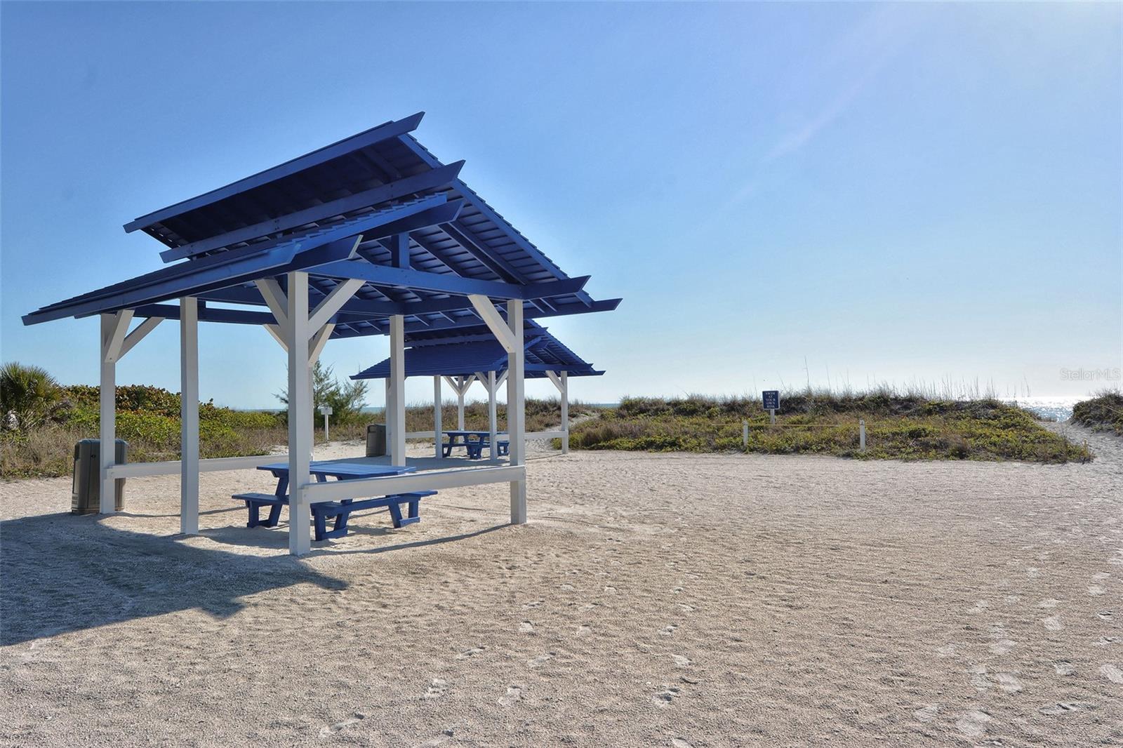 BAY ISLES - Residential