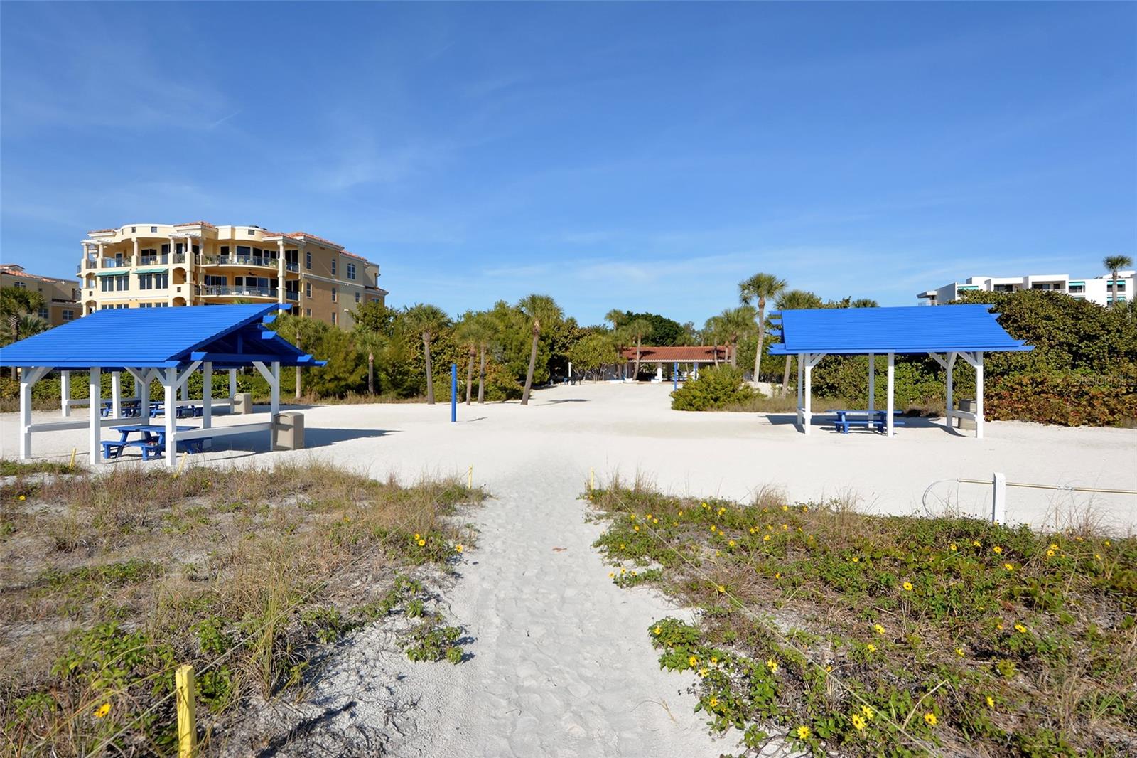 BAY ISLES - Residential