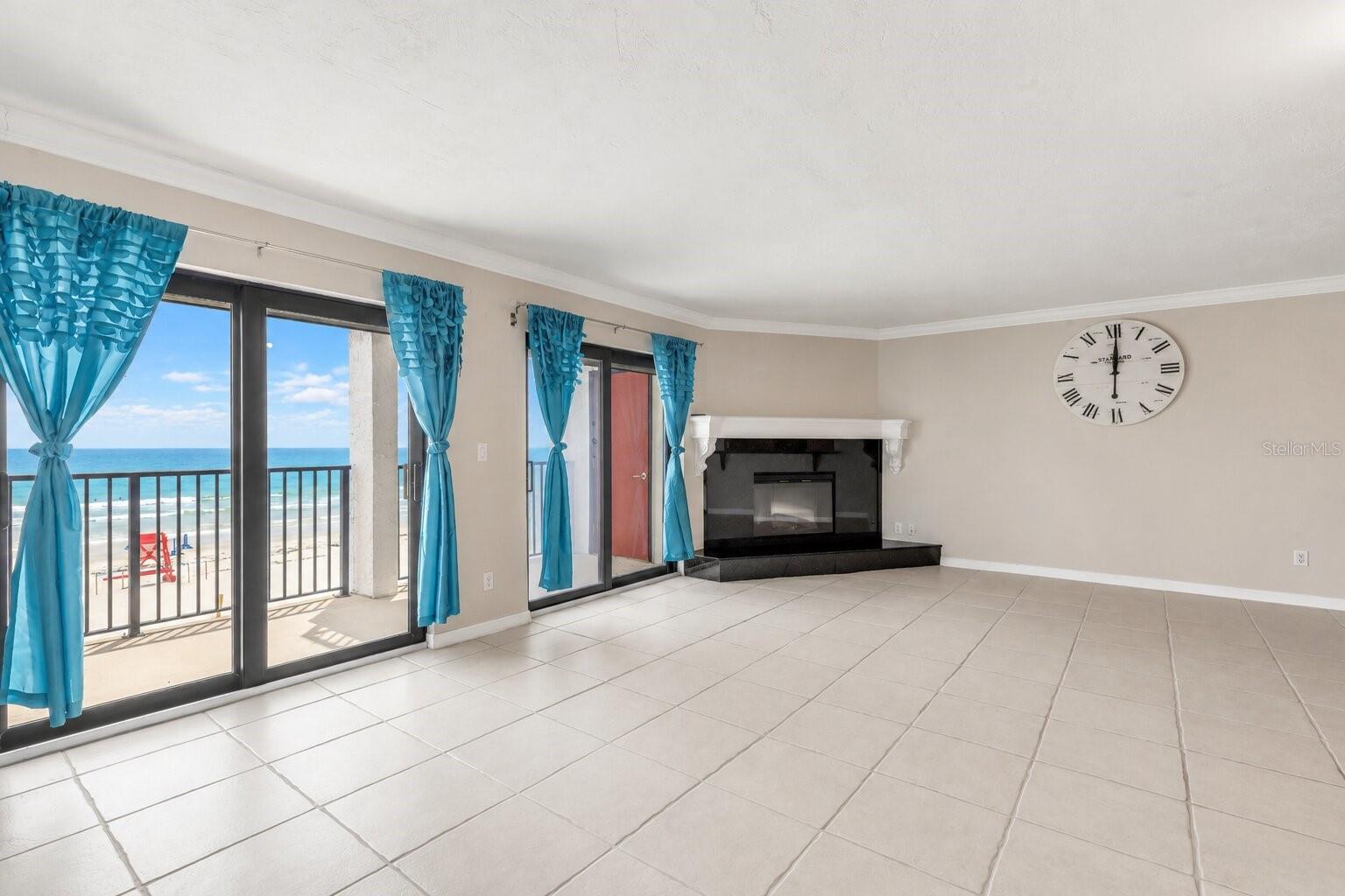 CLUB OCEANIA CONDO PH 01 & 02 - Residential