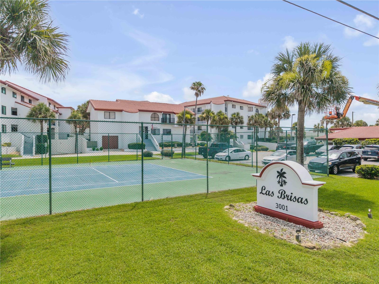 CLUB OCEANIA CONDO PH 01 & 02 - Residential