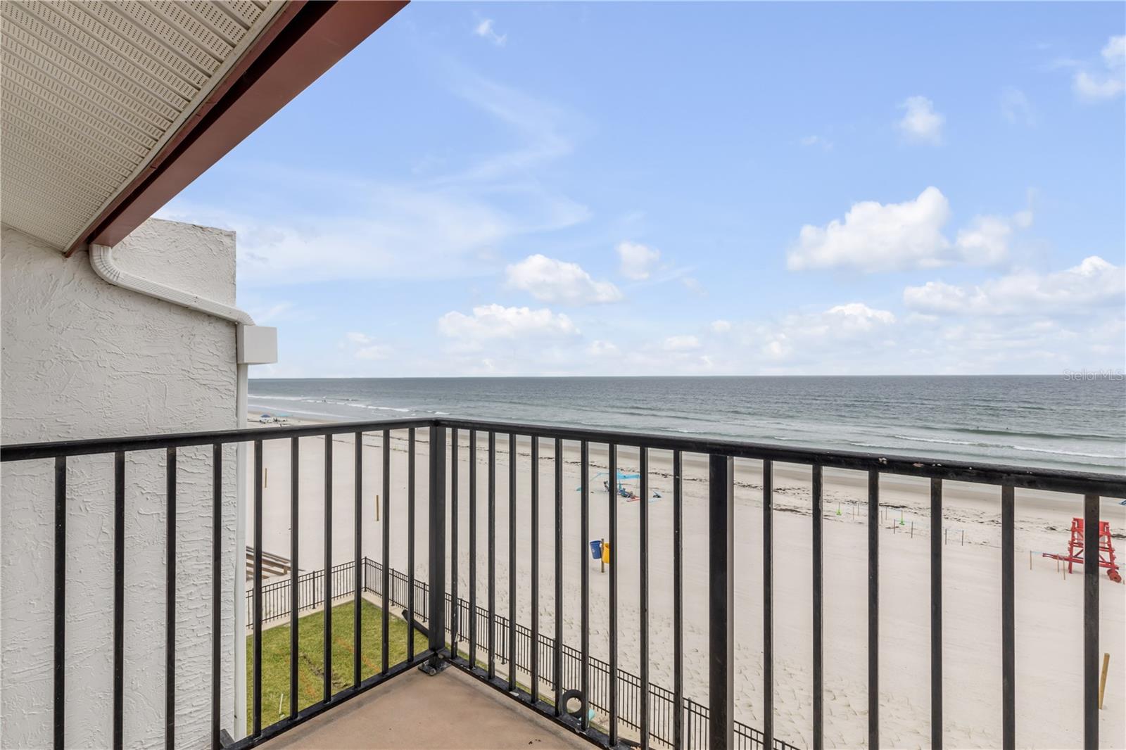 CLUB OCEANIA CONDO PH 01 & 02 - Residential