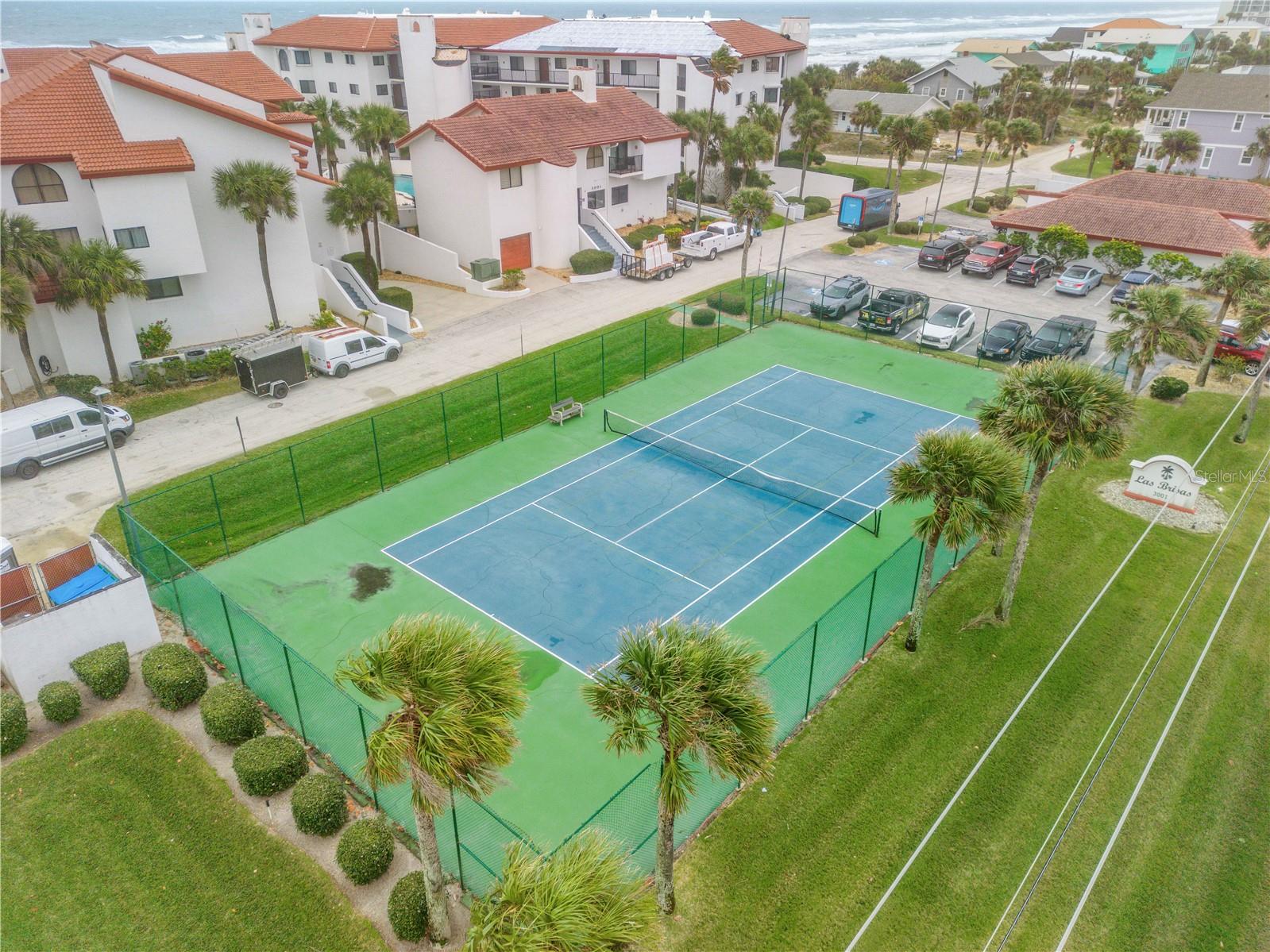 CLUB OCEANIA CONDO PH 01 & 02 - Residential
