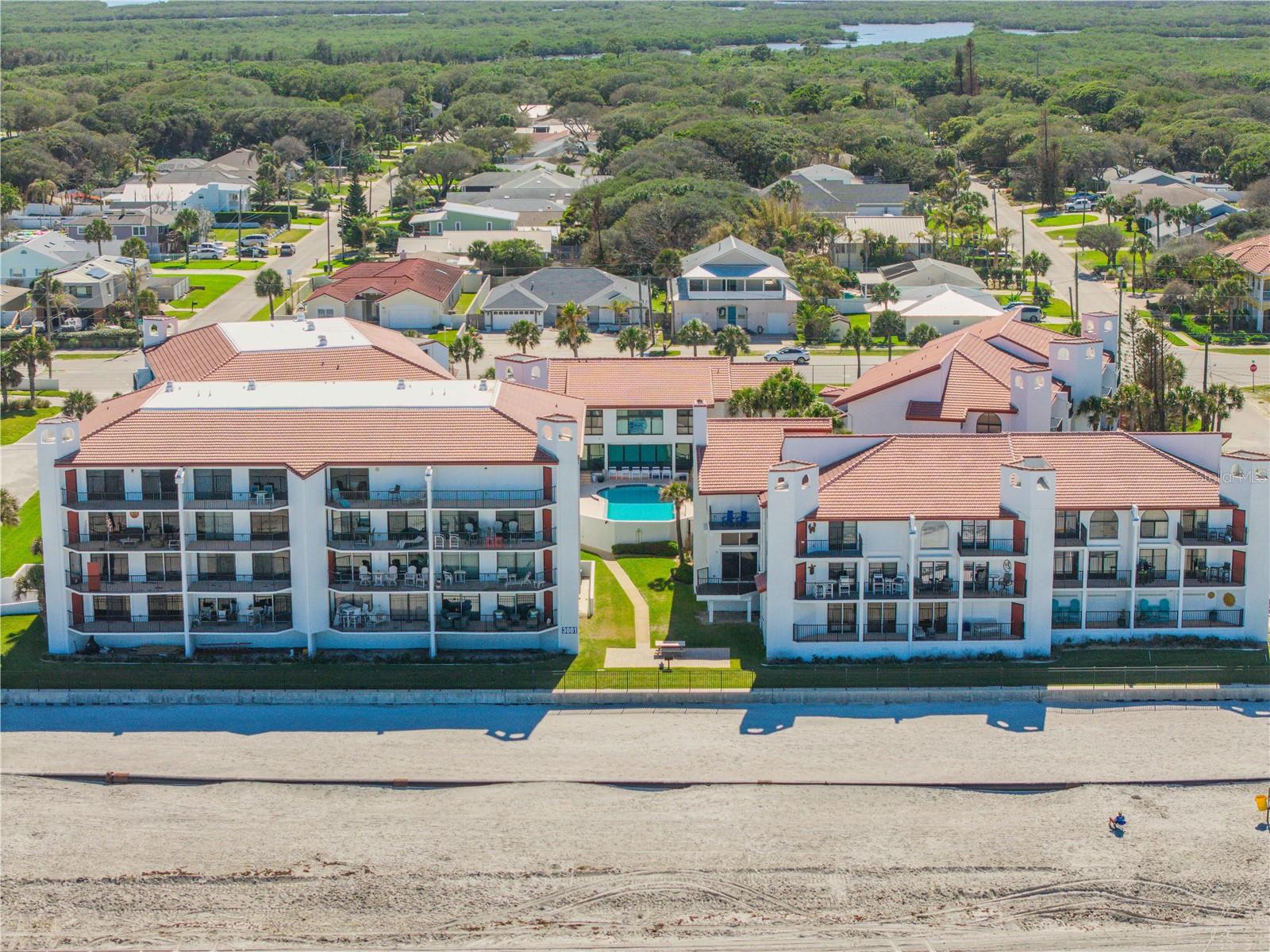CLUB OCEANIA CONDO PH 01 & 02 - Residential