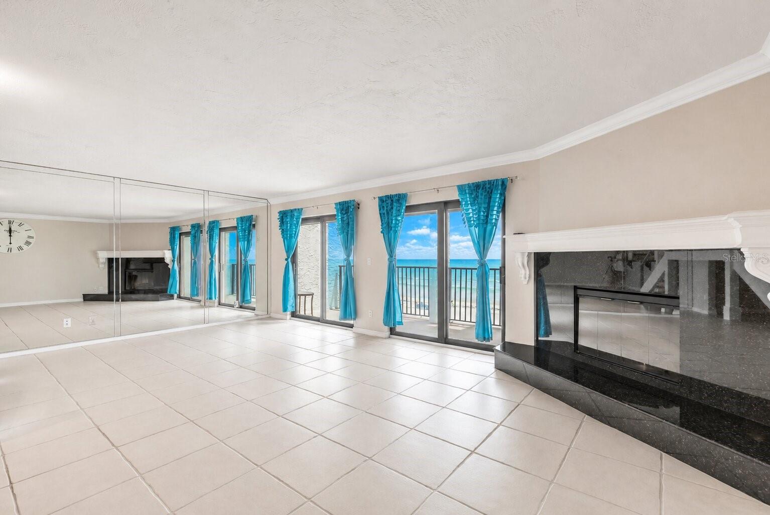 CLUB OCEANIA CONDO PH 01 & 02 - Residential