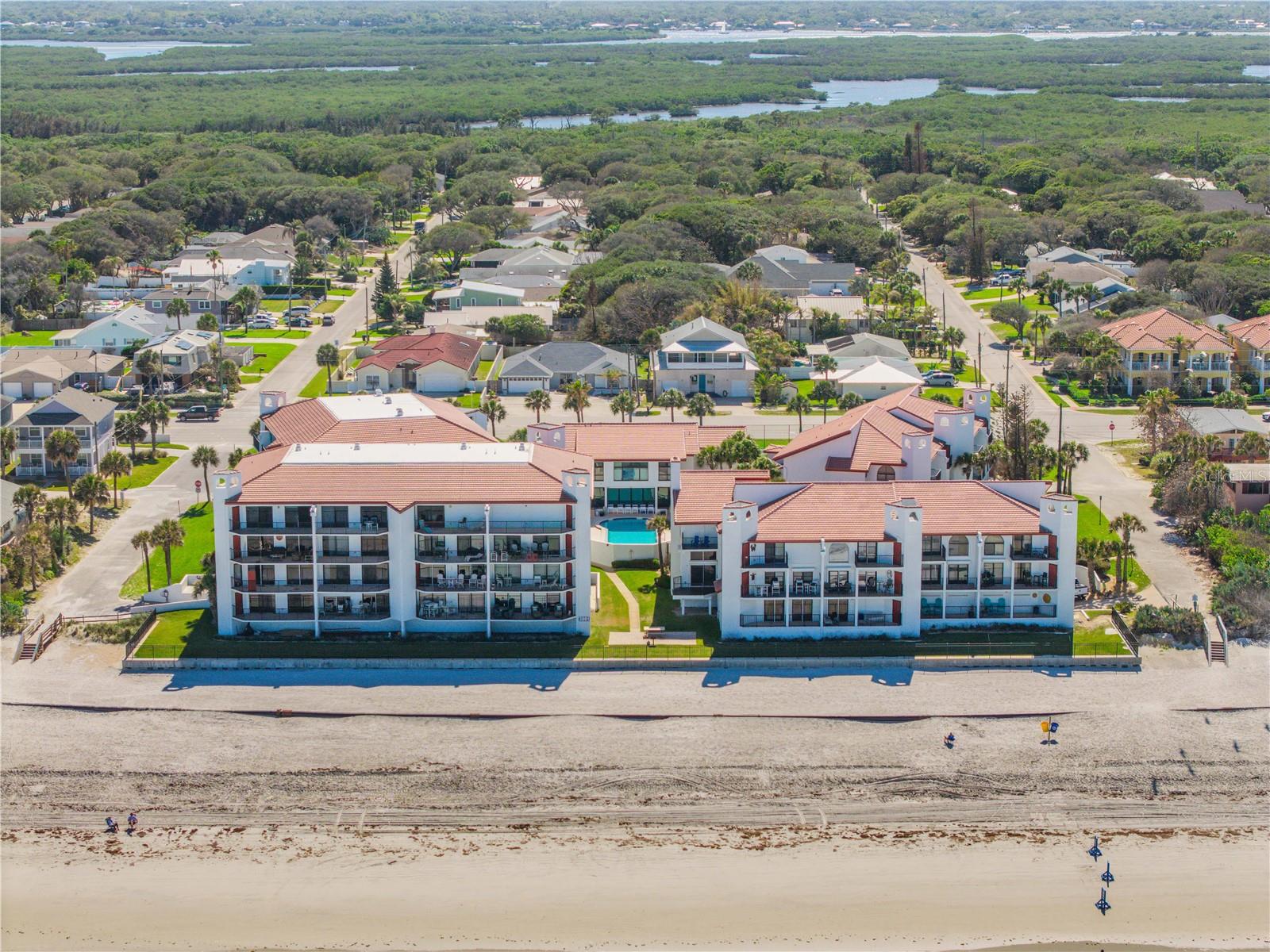 CLUB OCEANIA CONDO PH 01 & 02 - Residential