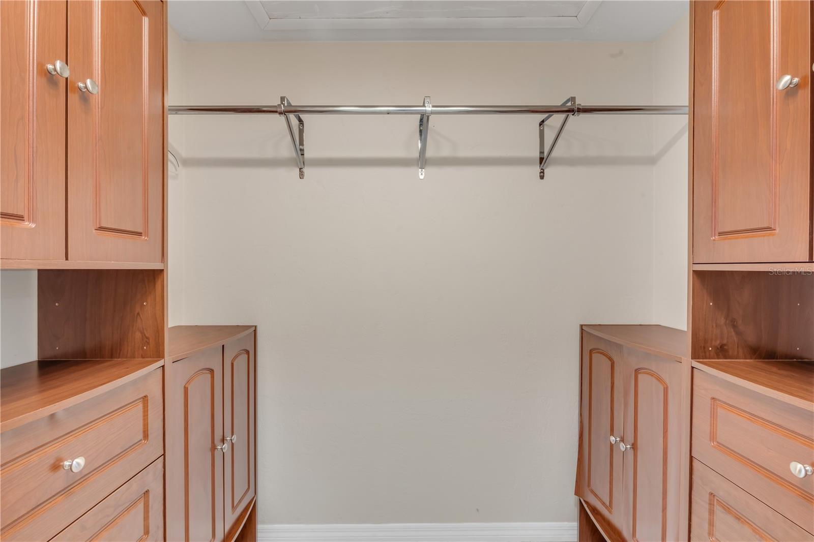 CLUB OCEANIA CONDO PH 01 & 02 - Residential