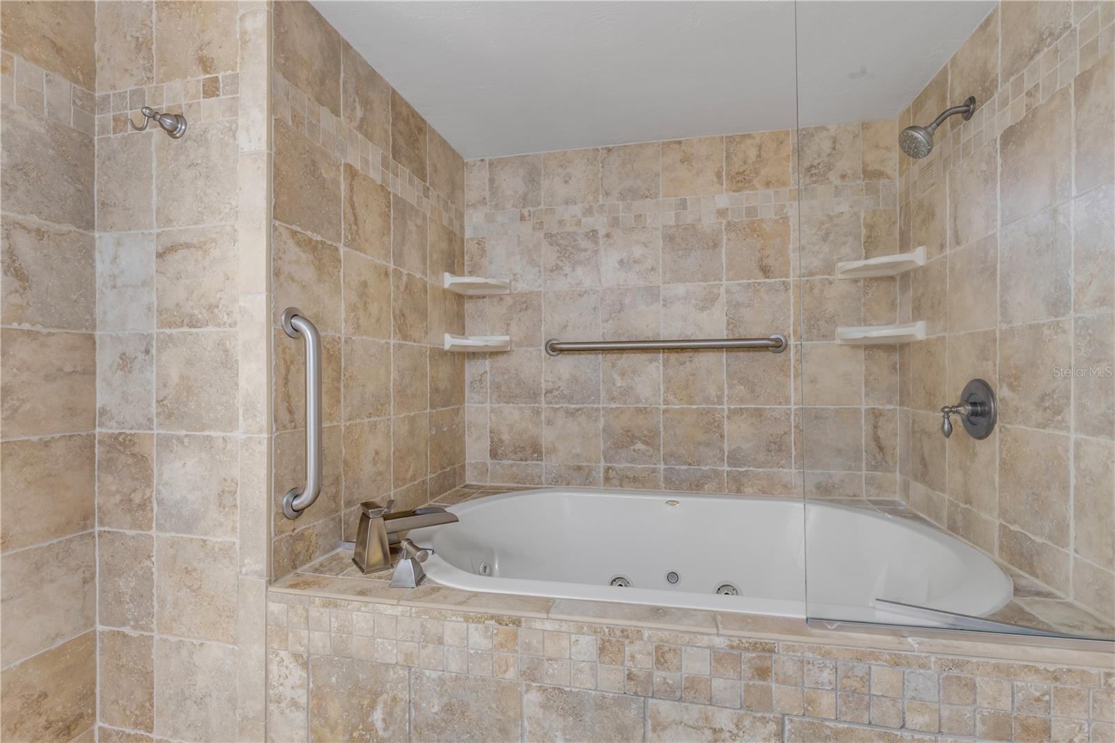 CLUB OCEANIA CONDO PH 01 & 02 - Residential