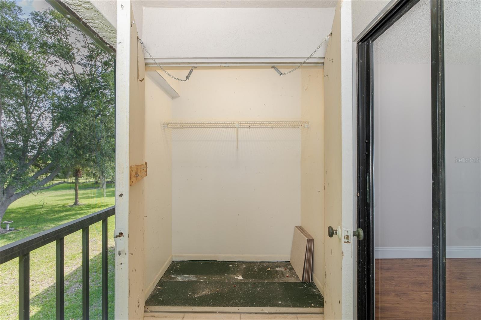 EAST LAKE WOODLANDS - Residential