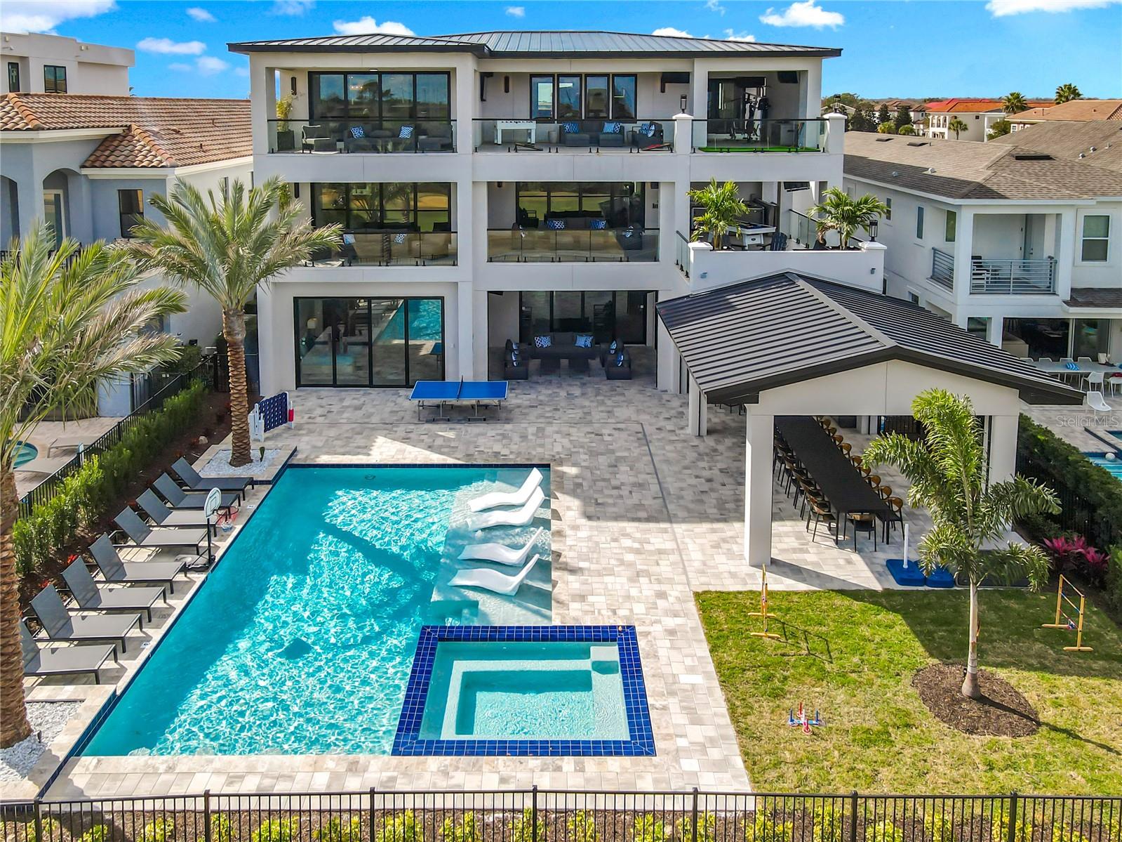 REUNION WEST VLGS NORTH - Residential
