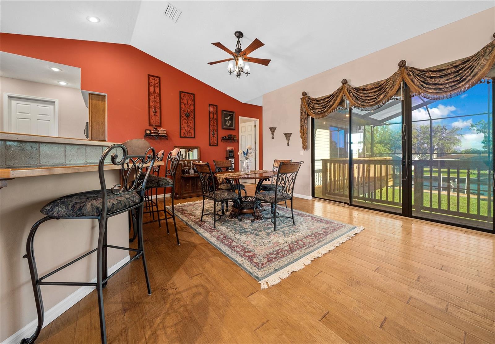 WOODLAND ESTATES - Residential
