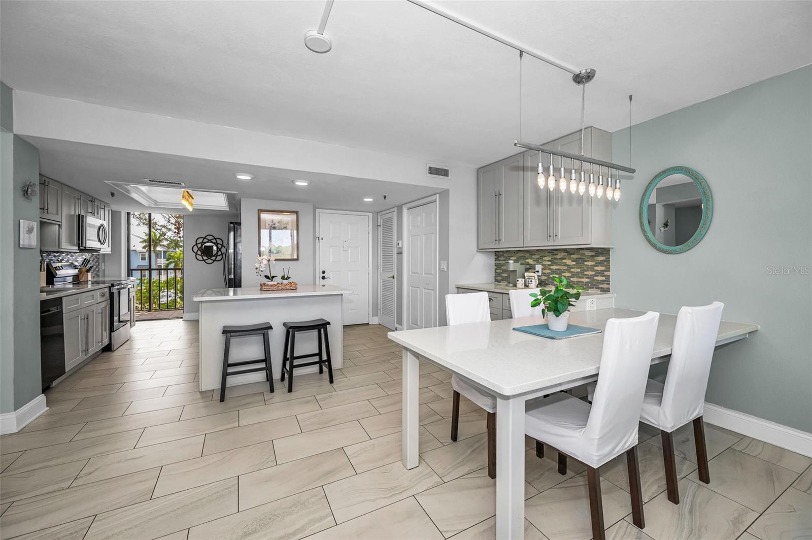 VISTA BAY CONDO I PH I - Residential