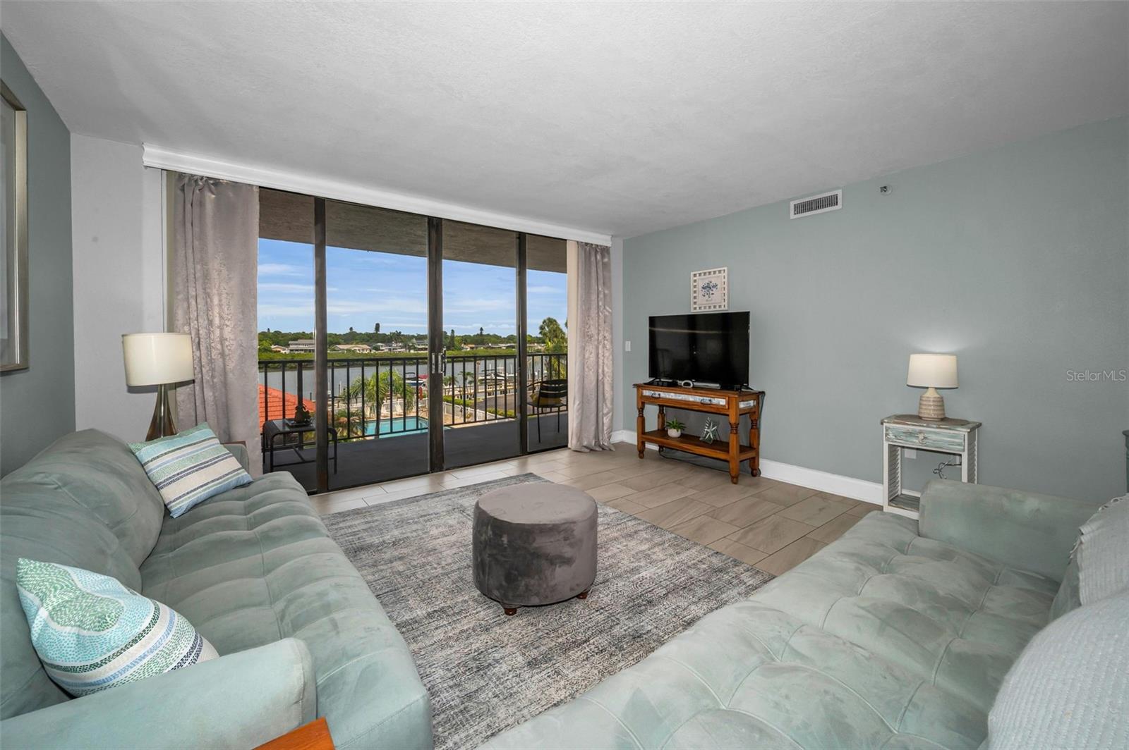 VISTA BAY CONDO I PH I - Residential
