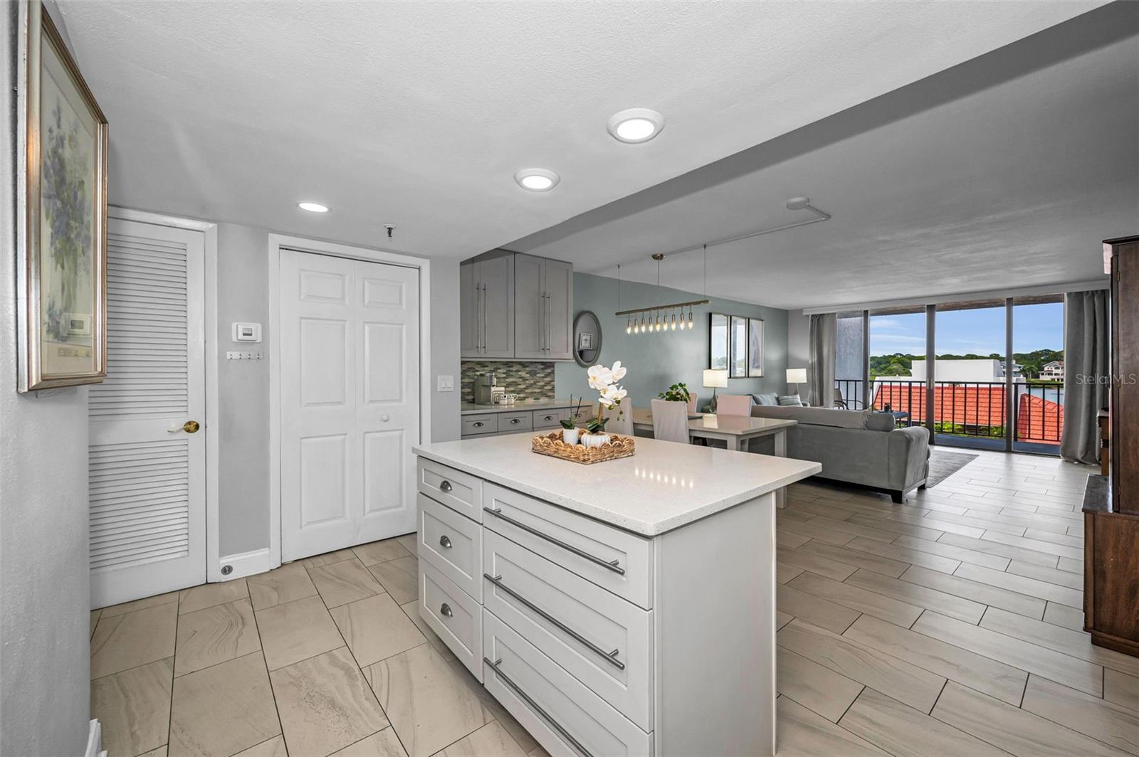 VISTA BAY CONDO I PH I - Residential