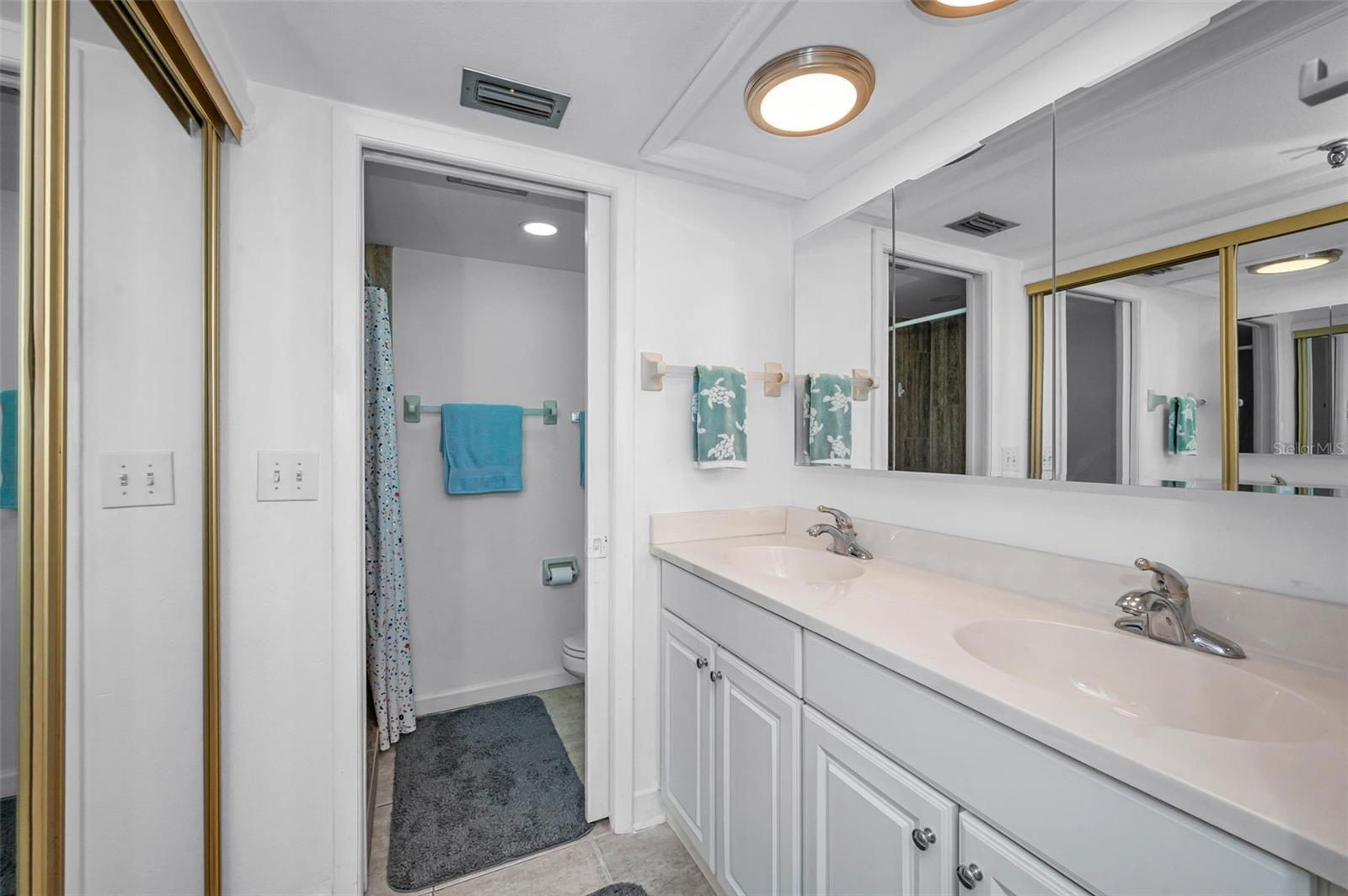 VISTA BAY CONDO I PH I - Residential
