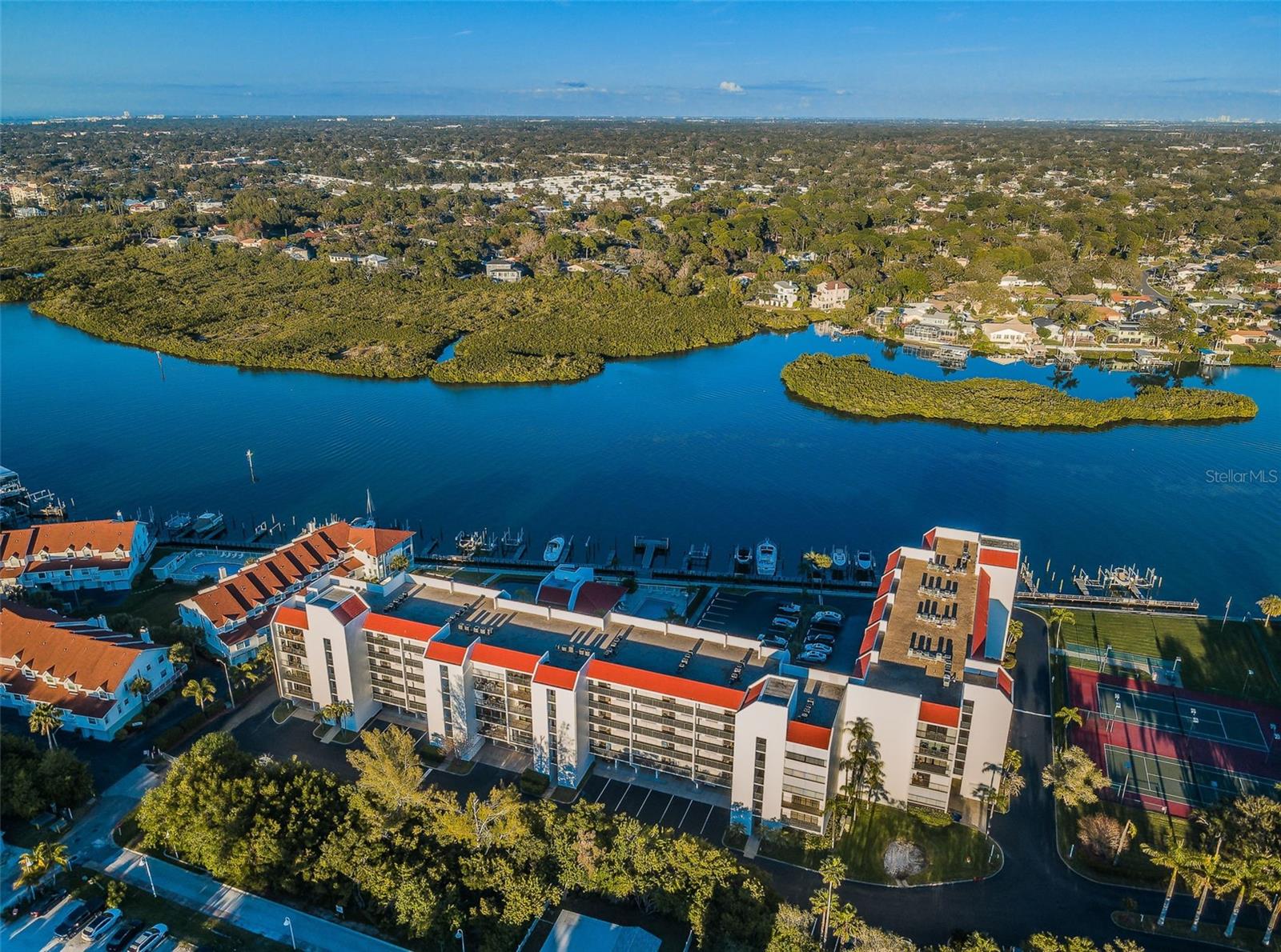 VISTA BAY CONDO I PH I - Residential