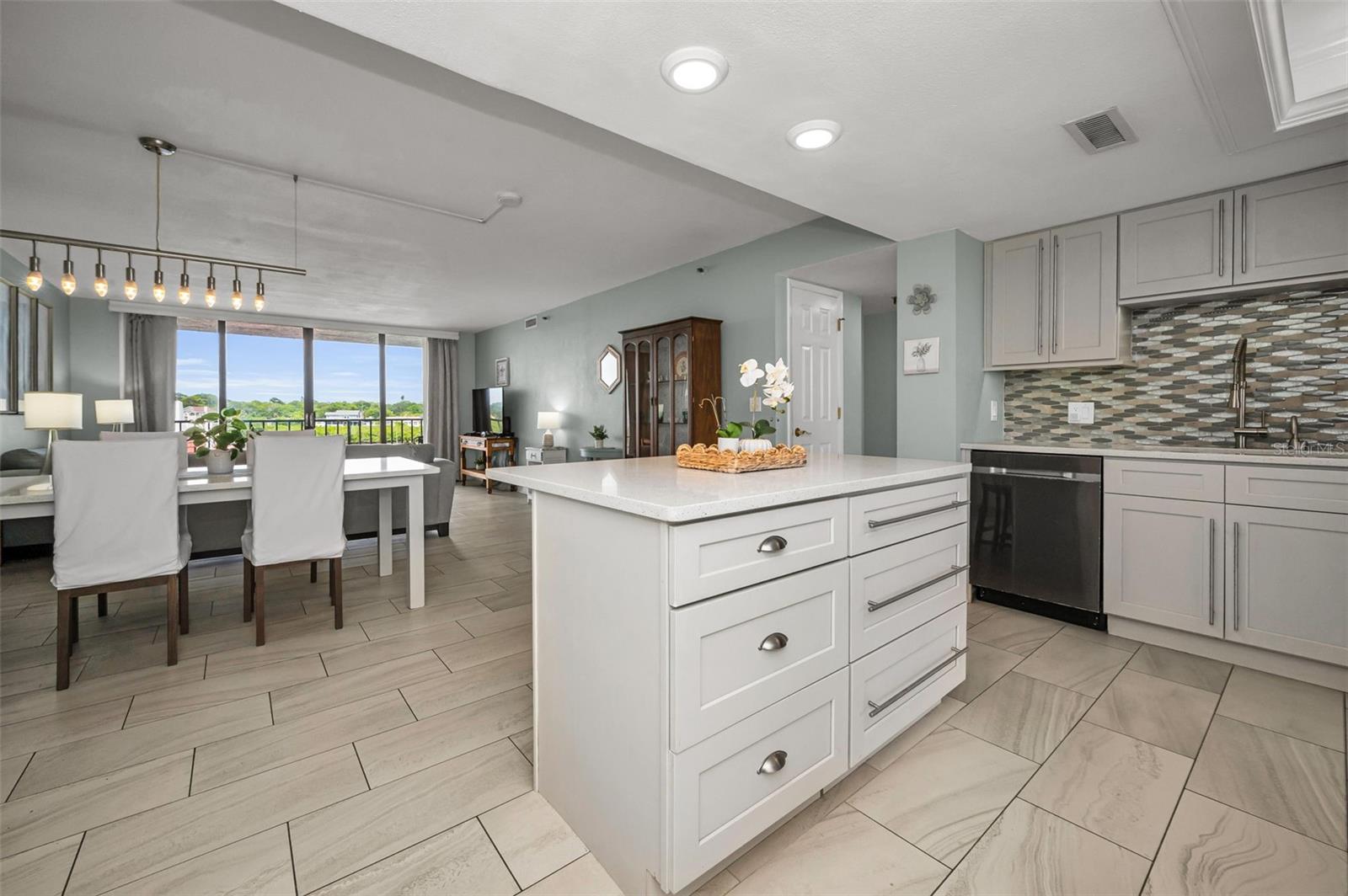 VISTA BAY CONDO I PH I - Residential