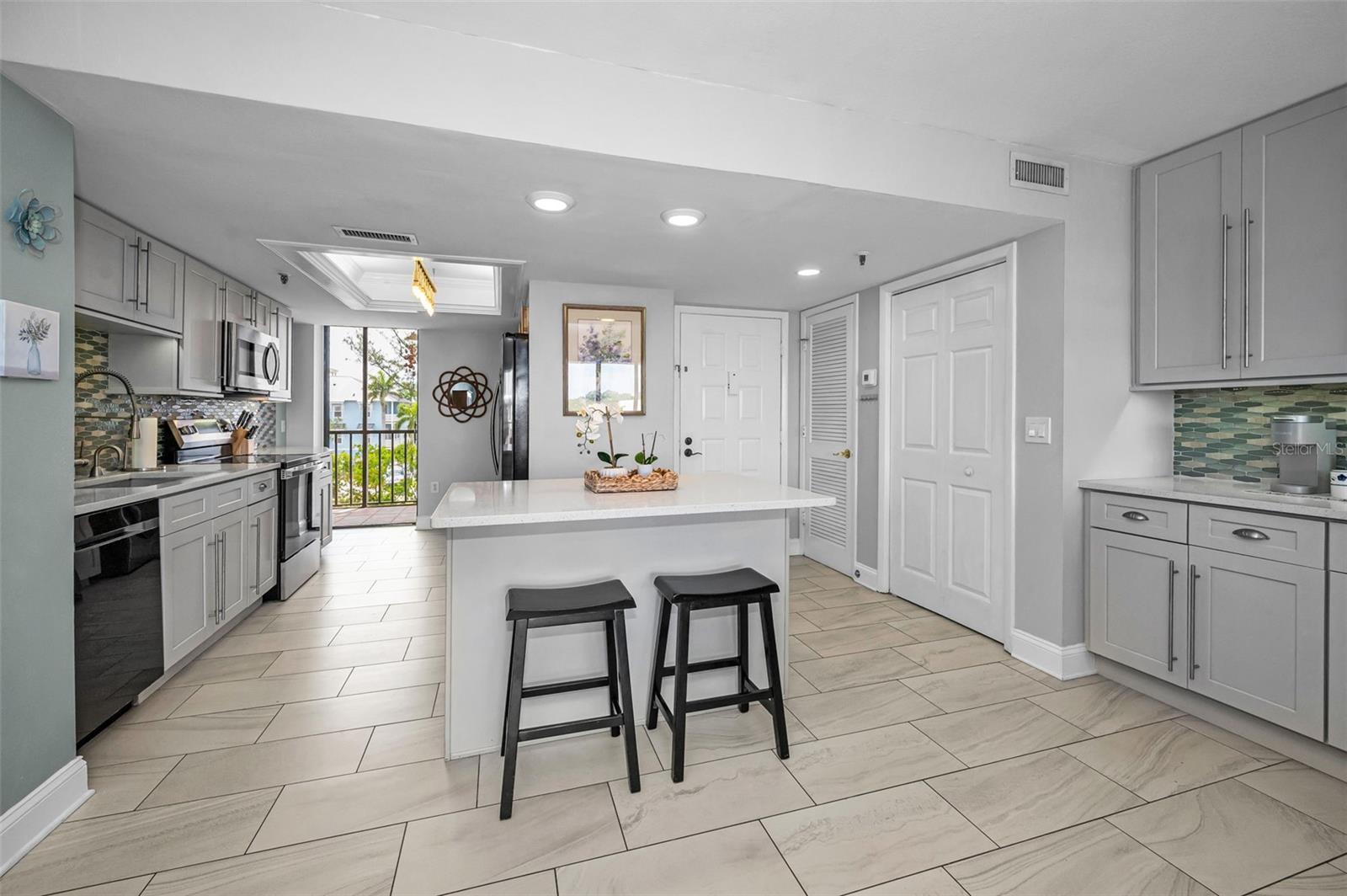 VISTA BAY CONDO I PH I - Residential