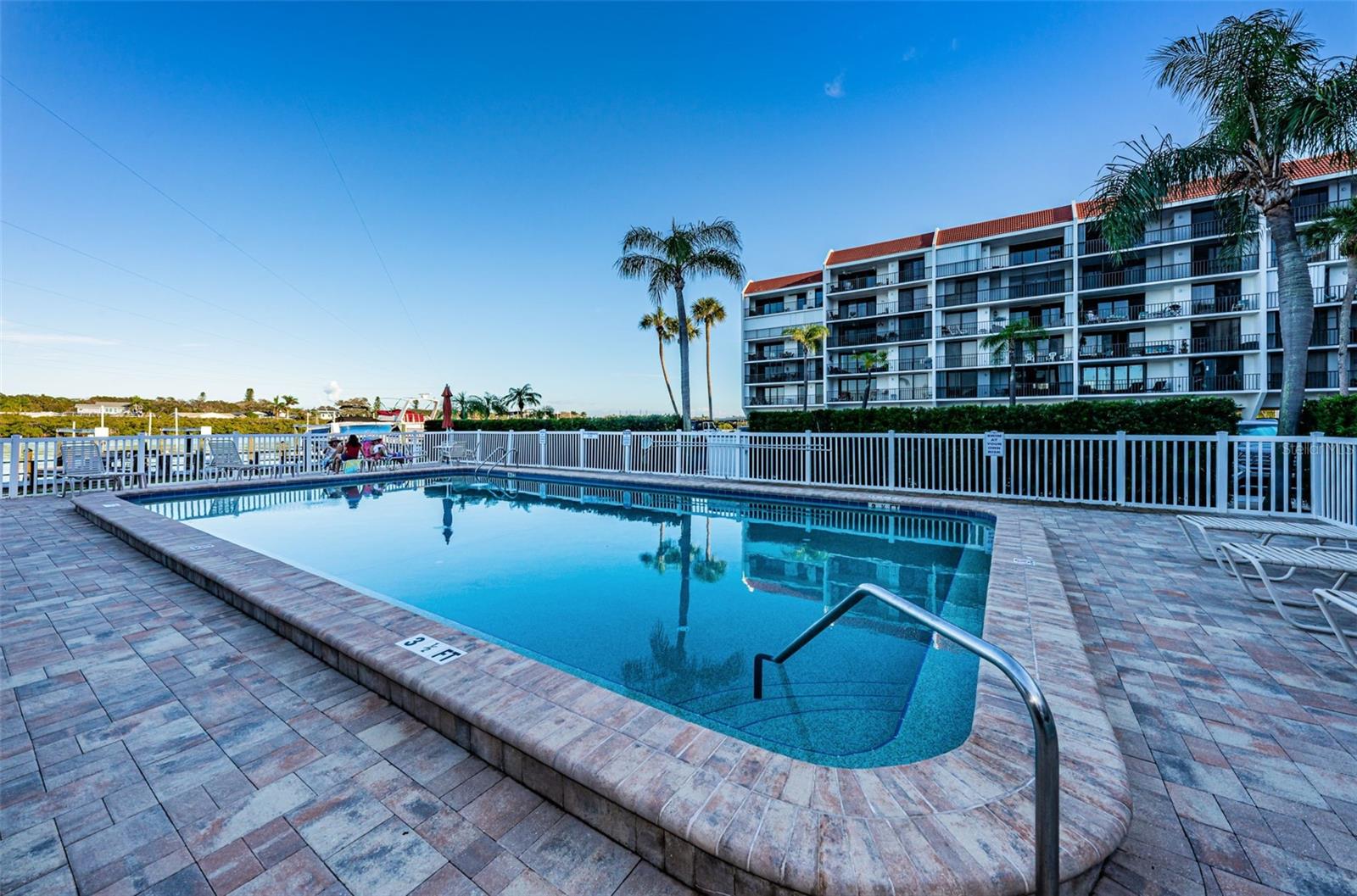 VISTA BAY CONDO I PH I - Residential