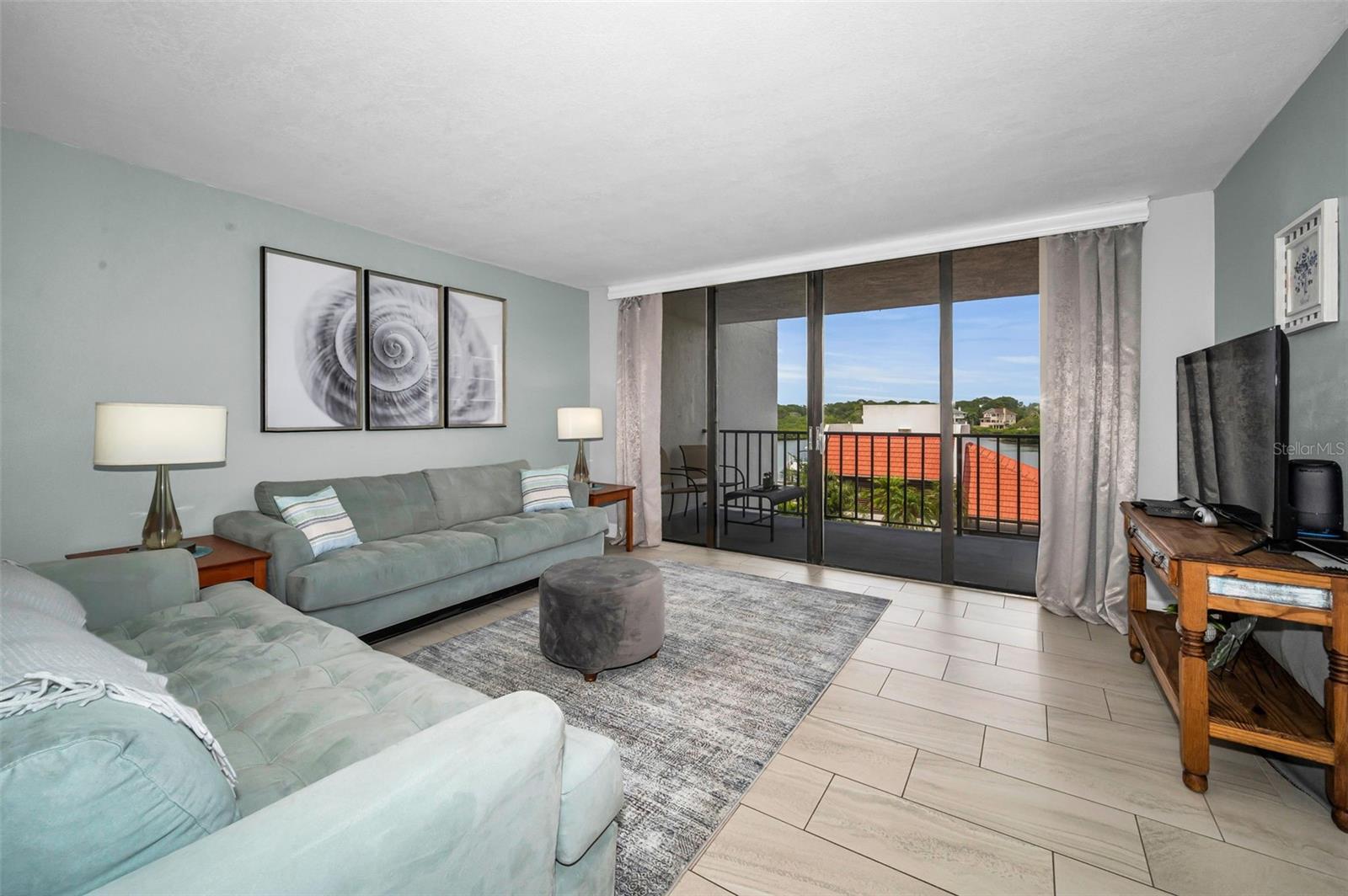 VISTA BAY CONDO I PH I - Residential
