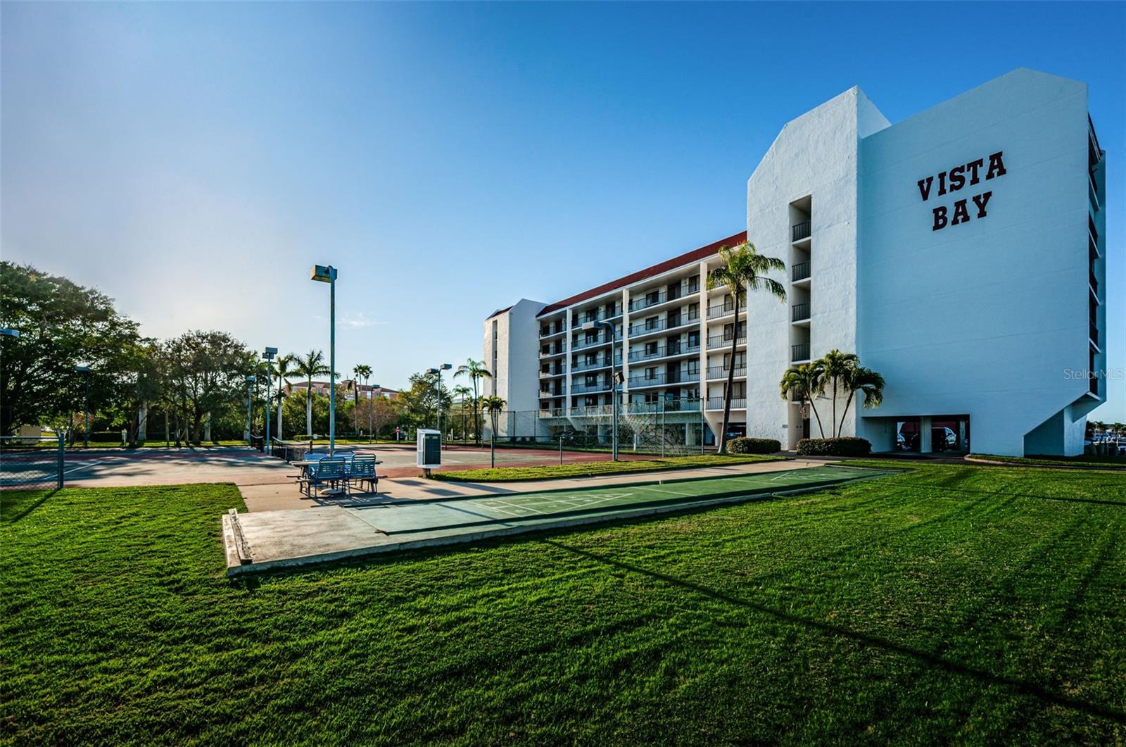 VISTA BAY CONDO I PH I - Residential
