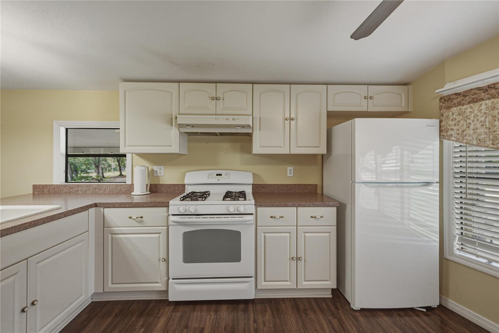 ZEPHYRHILLS COLONY CO - Residential