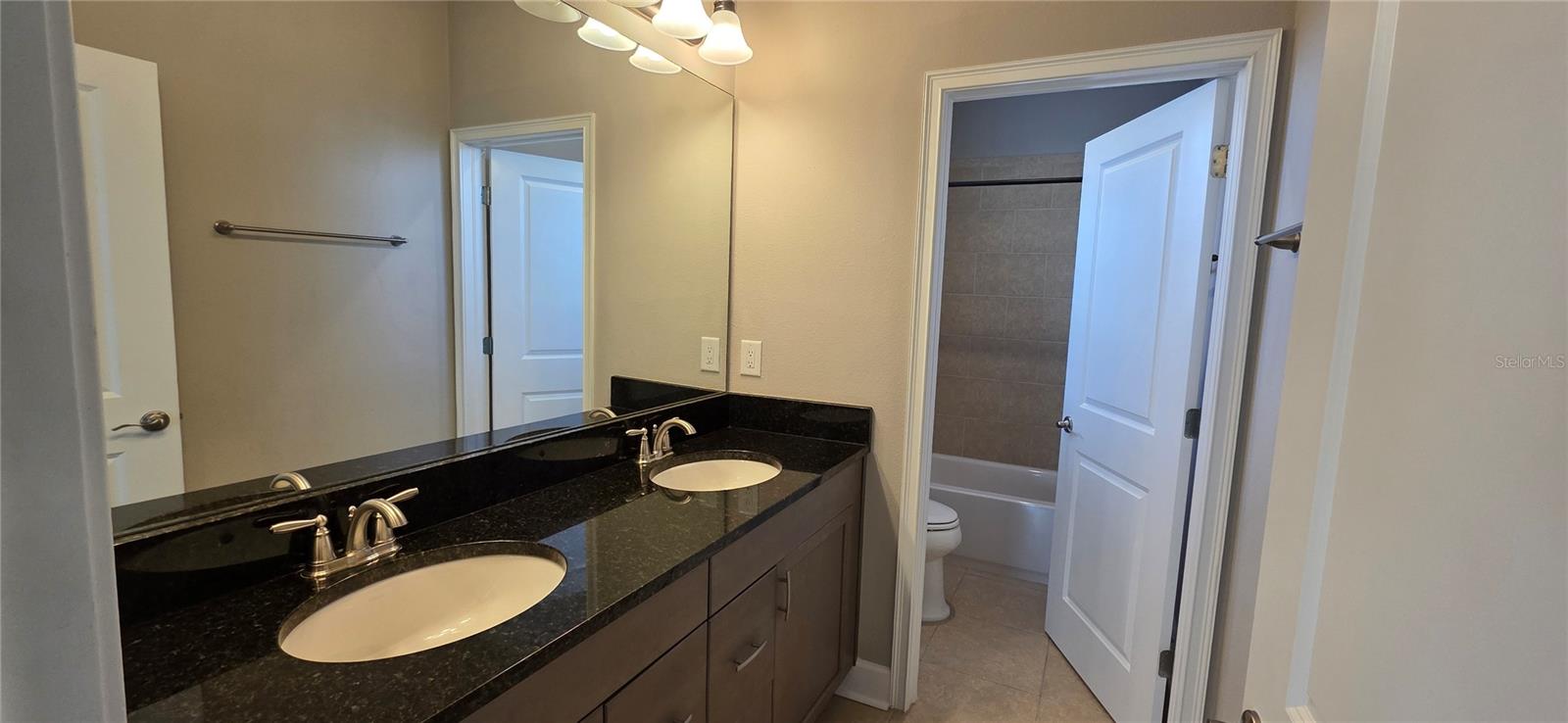 ESTANCIA PH 1D - Residential Lease