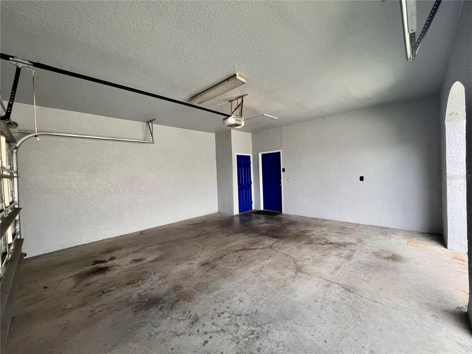 ISLAND WALK 49 71 - Residential Lease