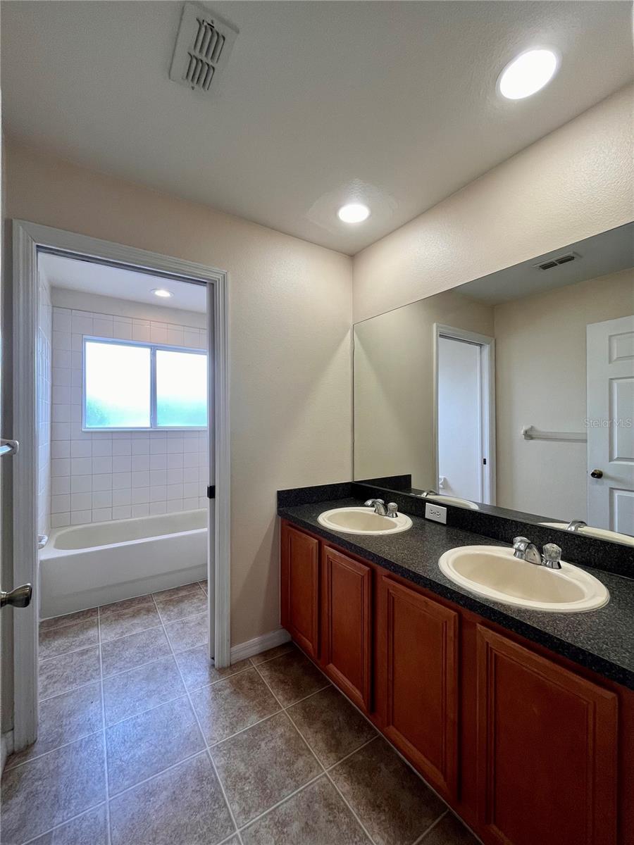 ISLAND WALK 49 71 - Residential Lease