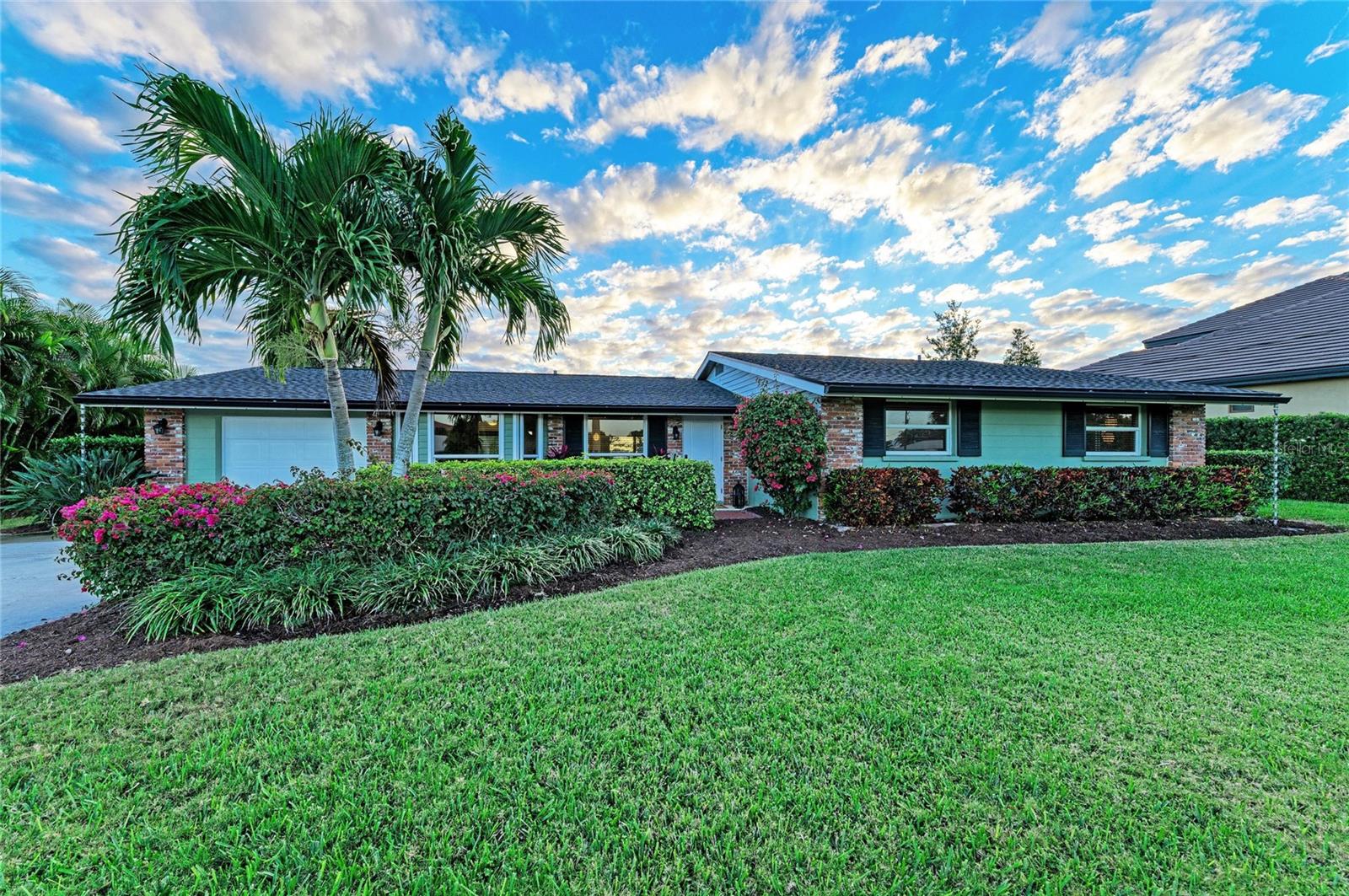 SORRENTO SHORES - Residential