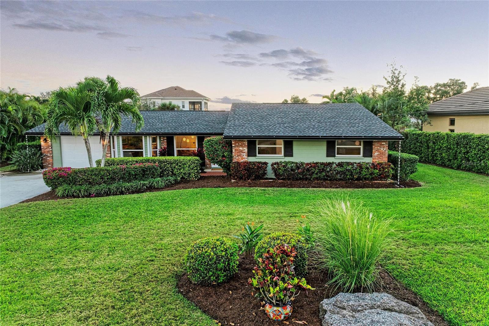 SORRENTO SHORES - Residential