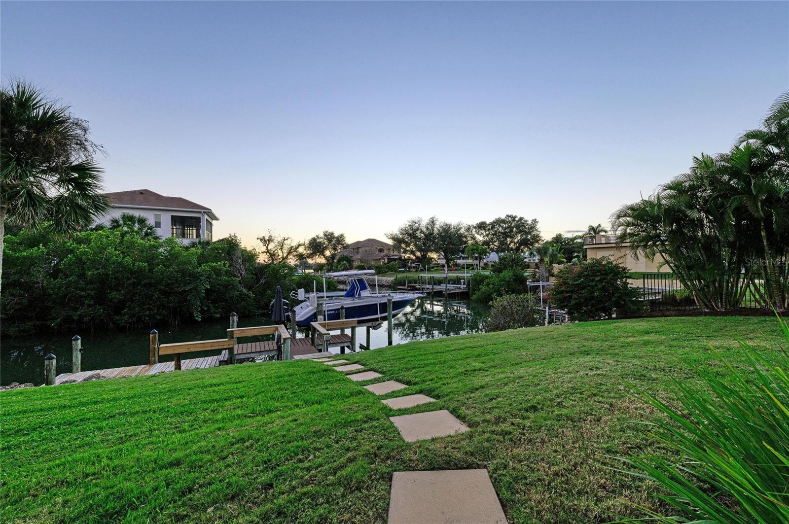 SORRENTO SHORES - Residential