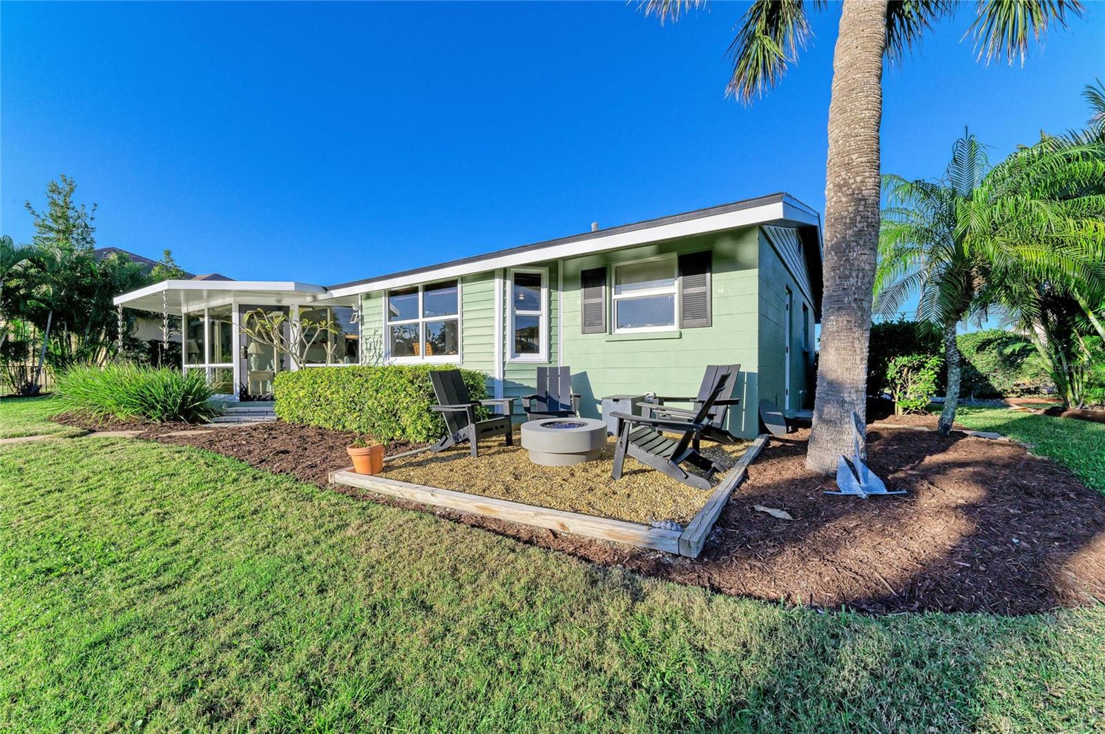 SORRENTO SHORES - Residential
