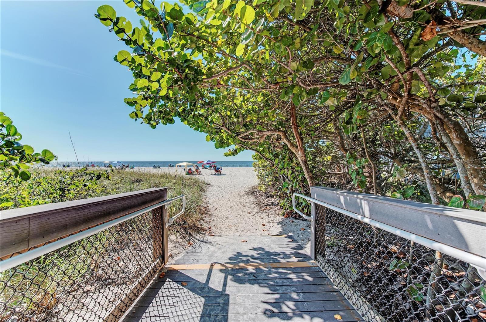 SORRENTO SHORES - Residential