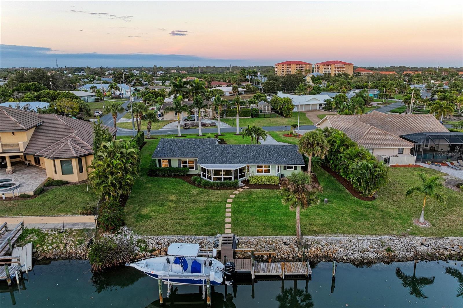 SORRENTO SHORES - Residential
