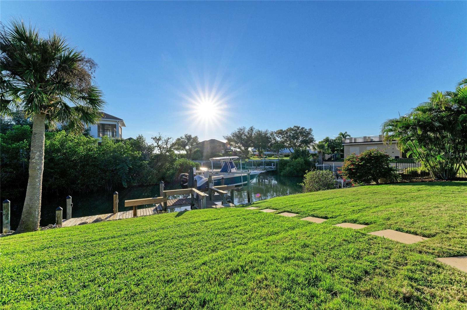 SORRENTO SHORES - Residential