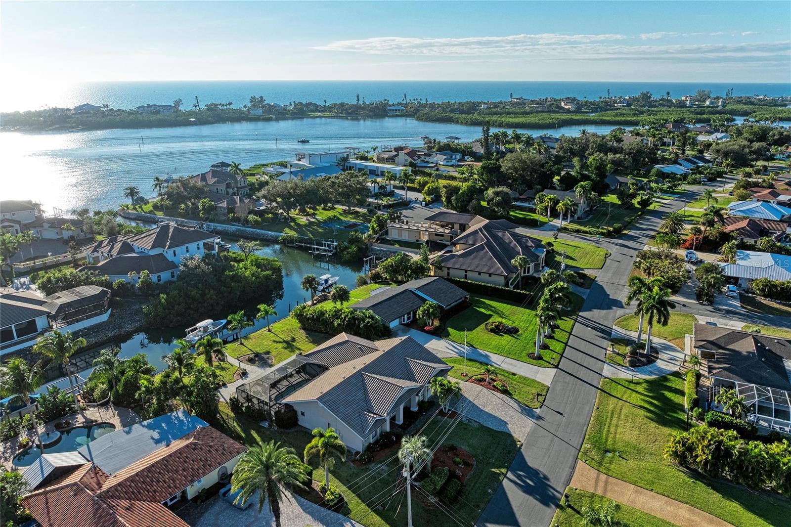 SORRENTO SHORES - Residential