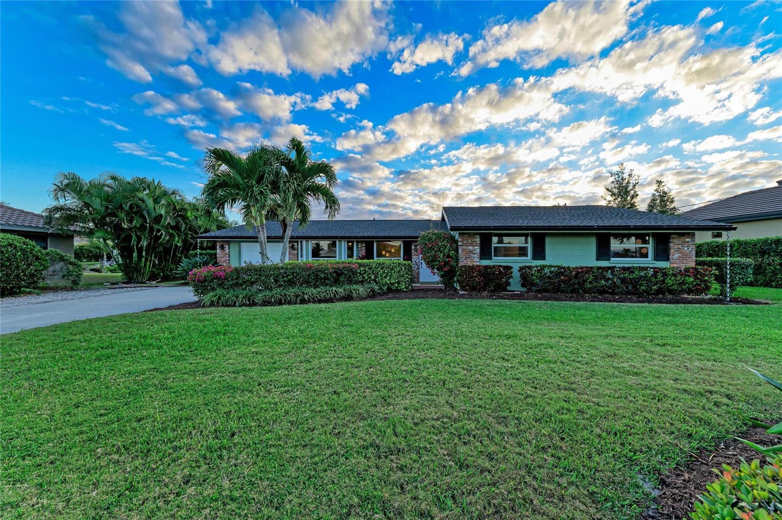 SORRENTO SHORES - Residential